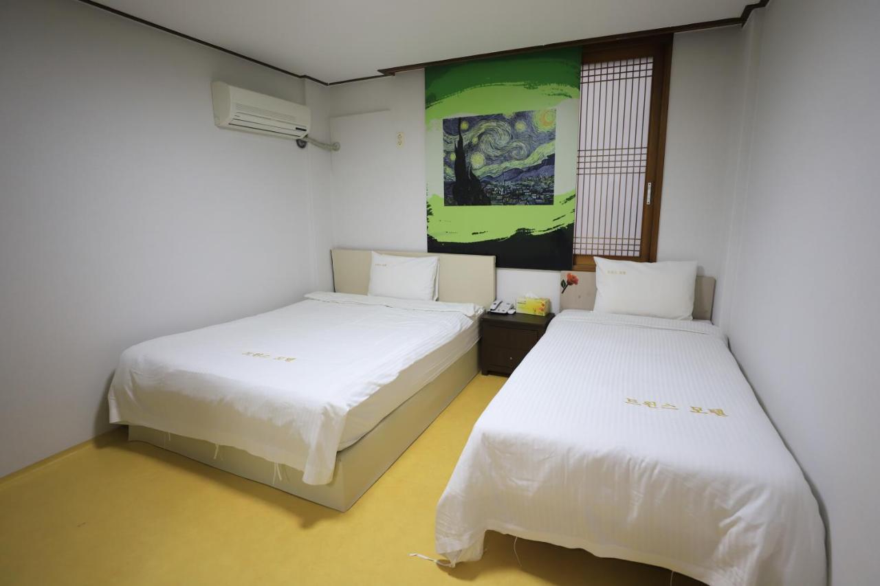 Twins Hotel Jeju Buitenkant foto